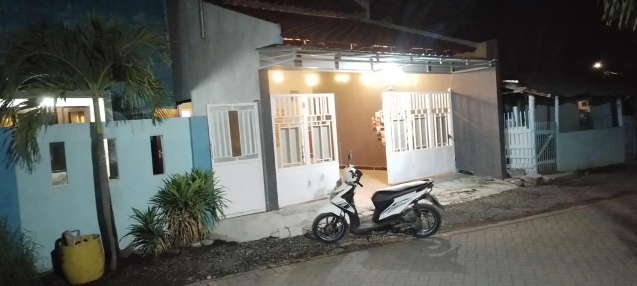 999 Khs 2 Homestay Gilimanuk Exterior photo